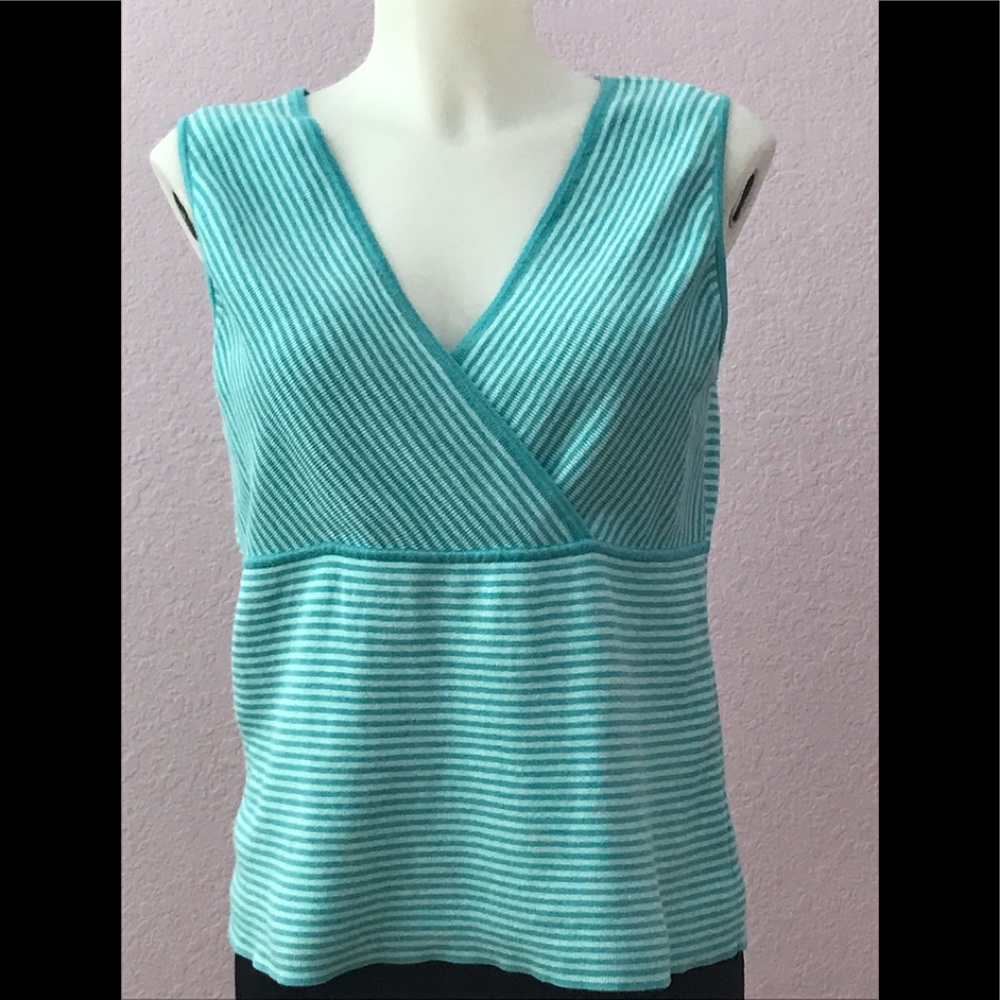 LOFT sleeveless women’s top  🔥Price drop! 🔥